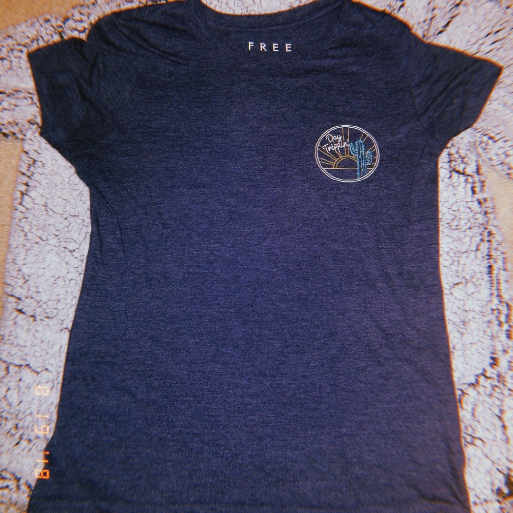 Tee shirt
